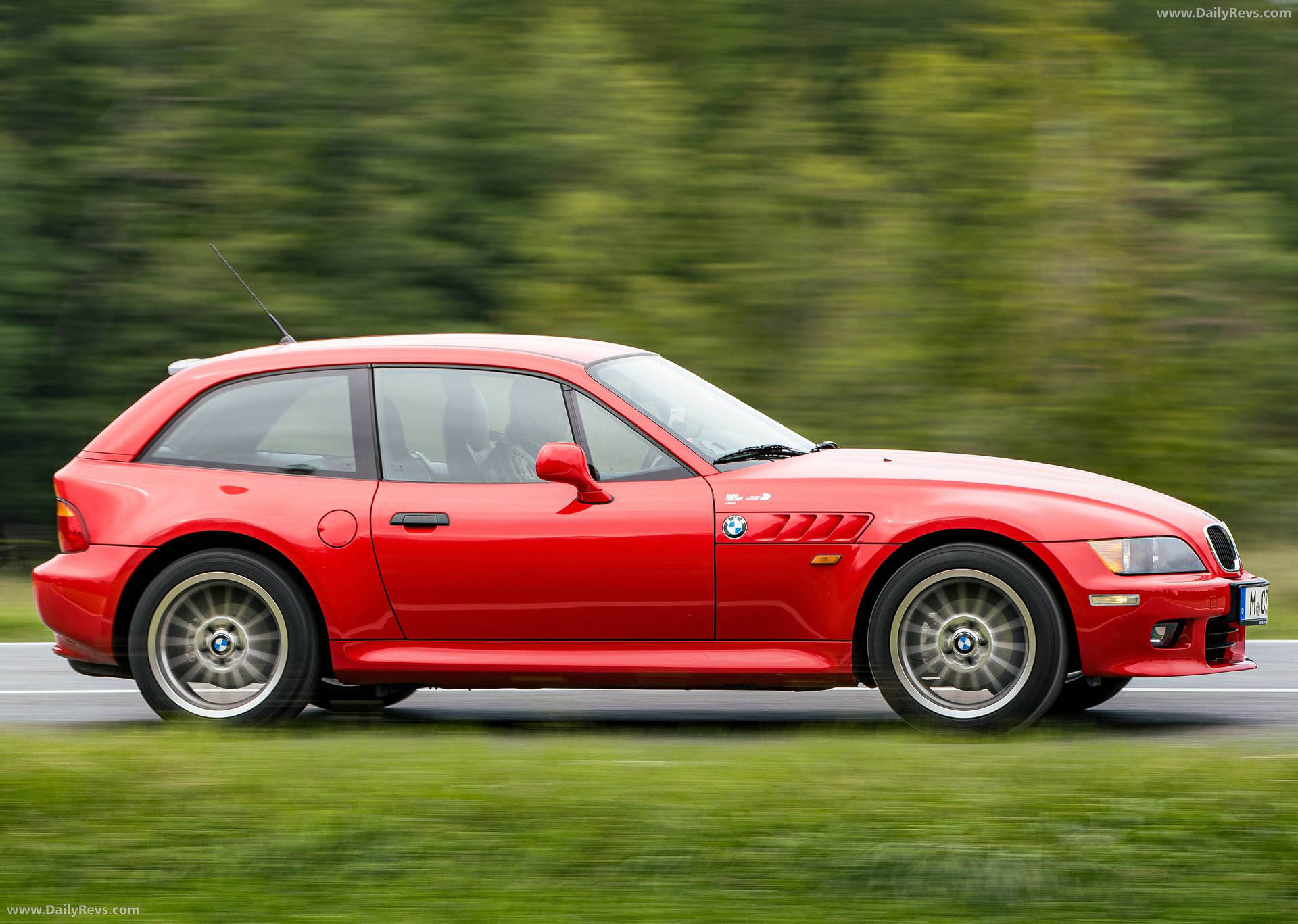 1999 BMW Z3 Coupe 2.8 E36 Side View