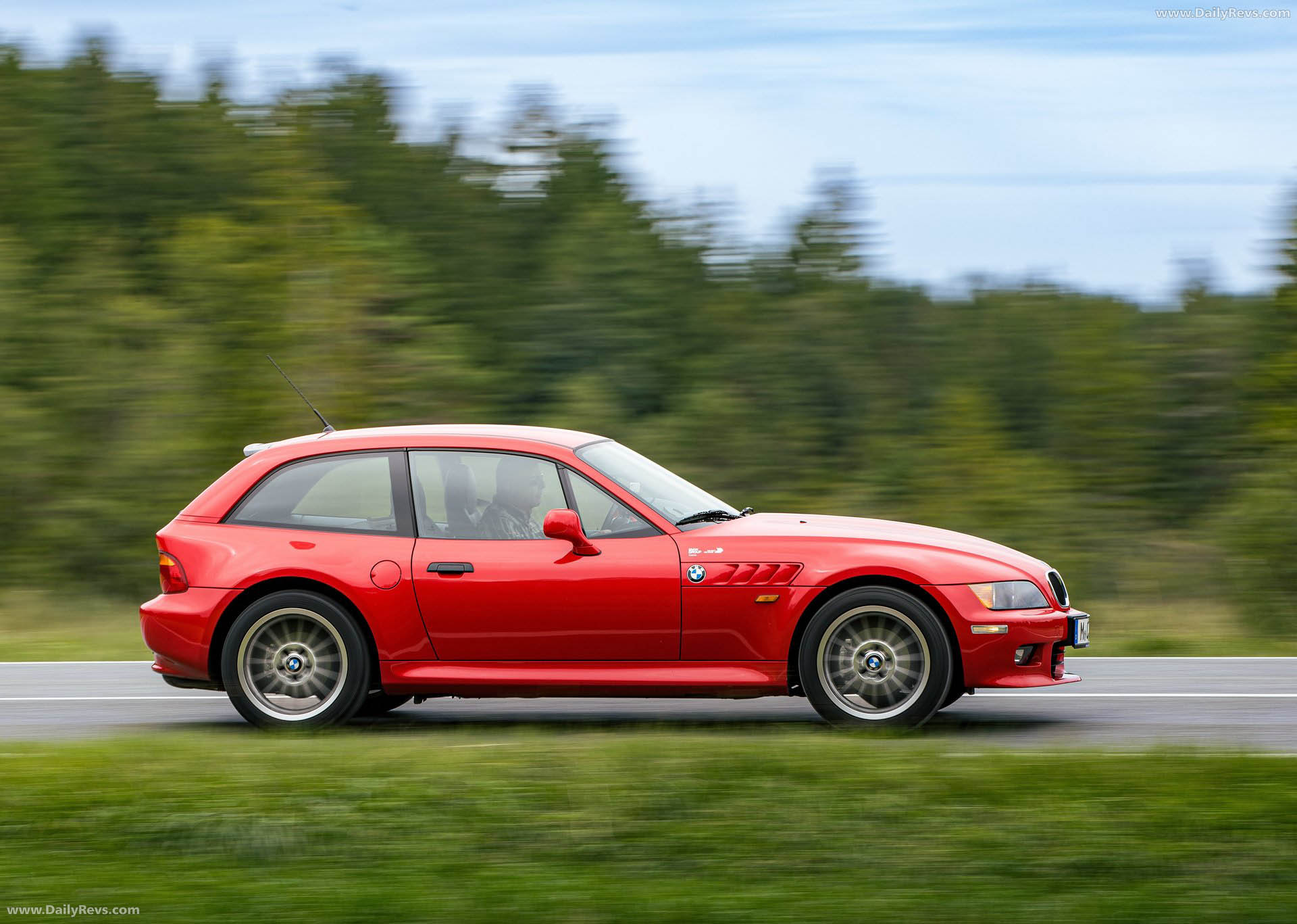 1999 BMW Z3 Coupe 2.8 E36 Side View