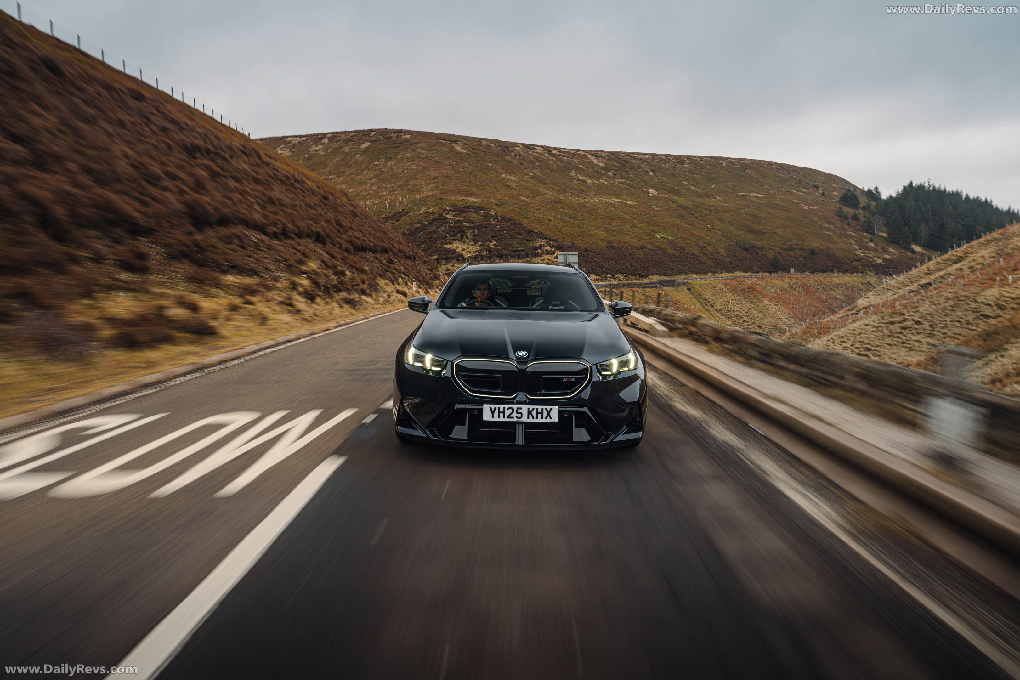 2025 BMW M5 Touring G99 UK Version Front View
