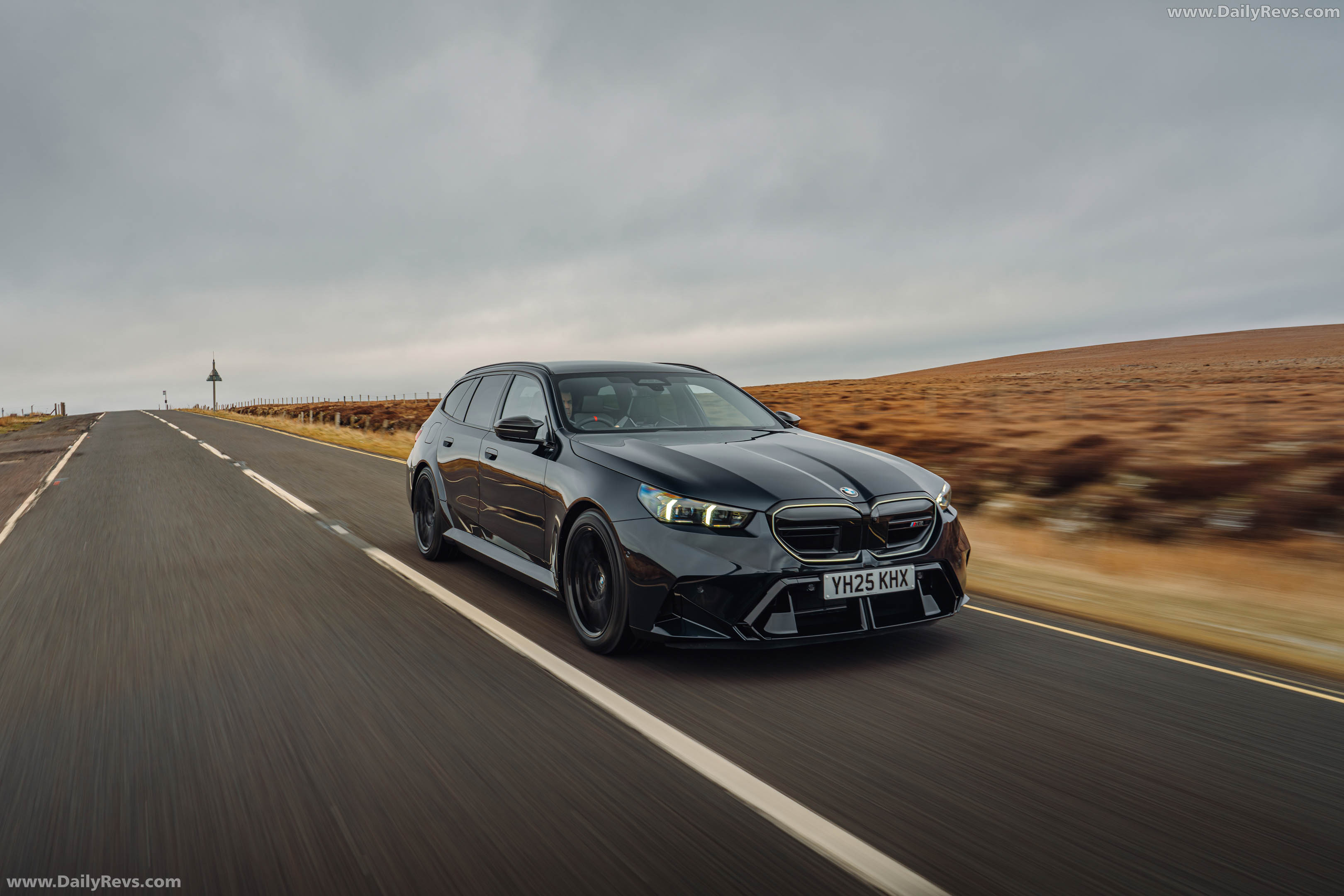 2025 BMW M5 Touring G99 UK Version Front View