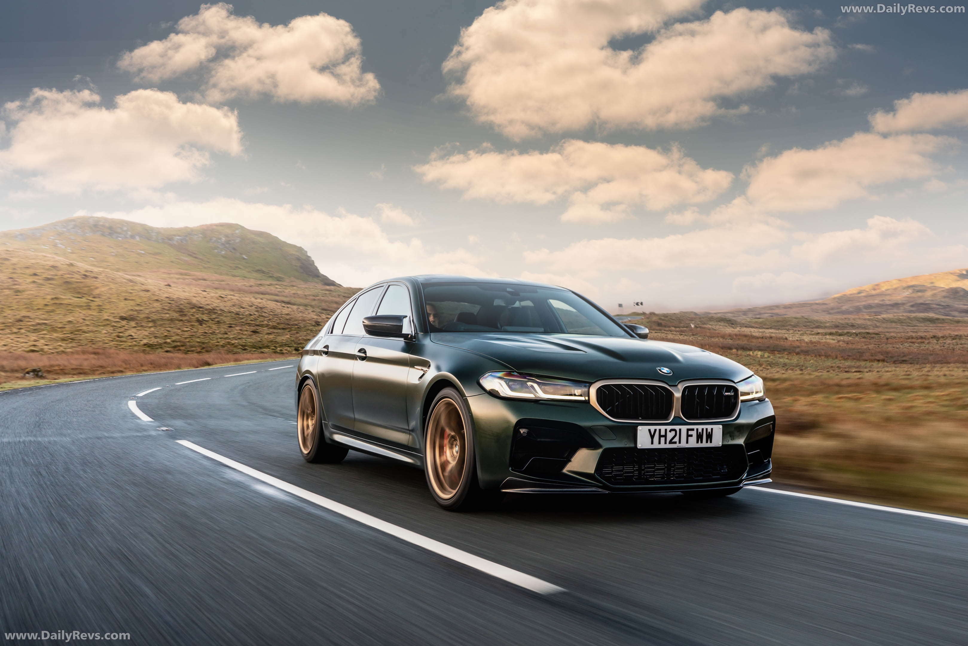 2022 BMW M5 CS F90 UK Version Front View