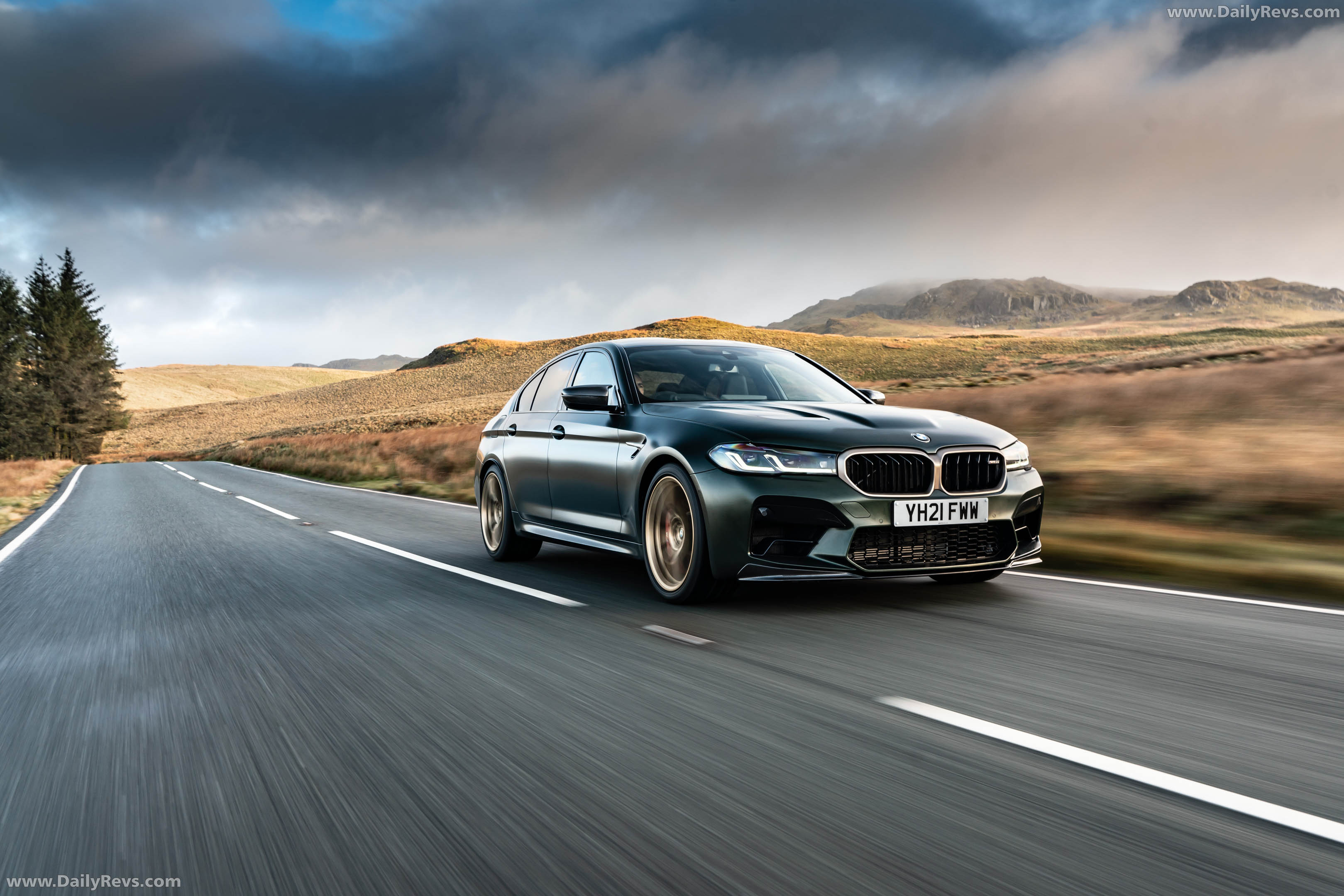 2022 BMW M5 CS F90 UK Version Front View