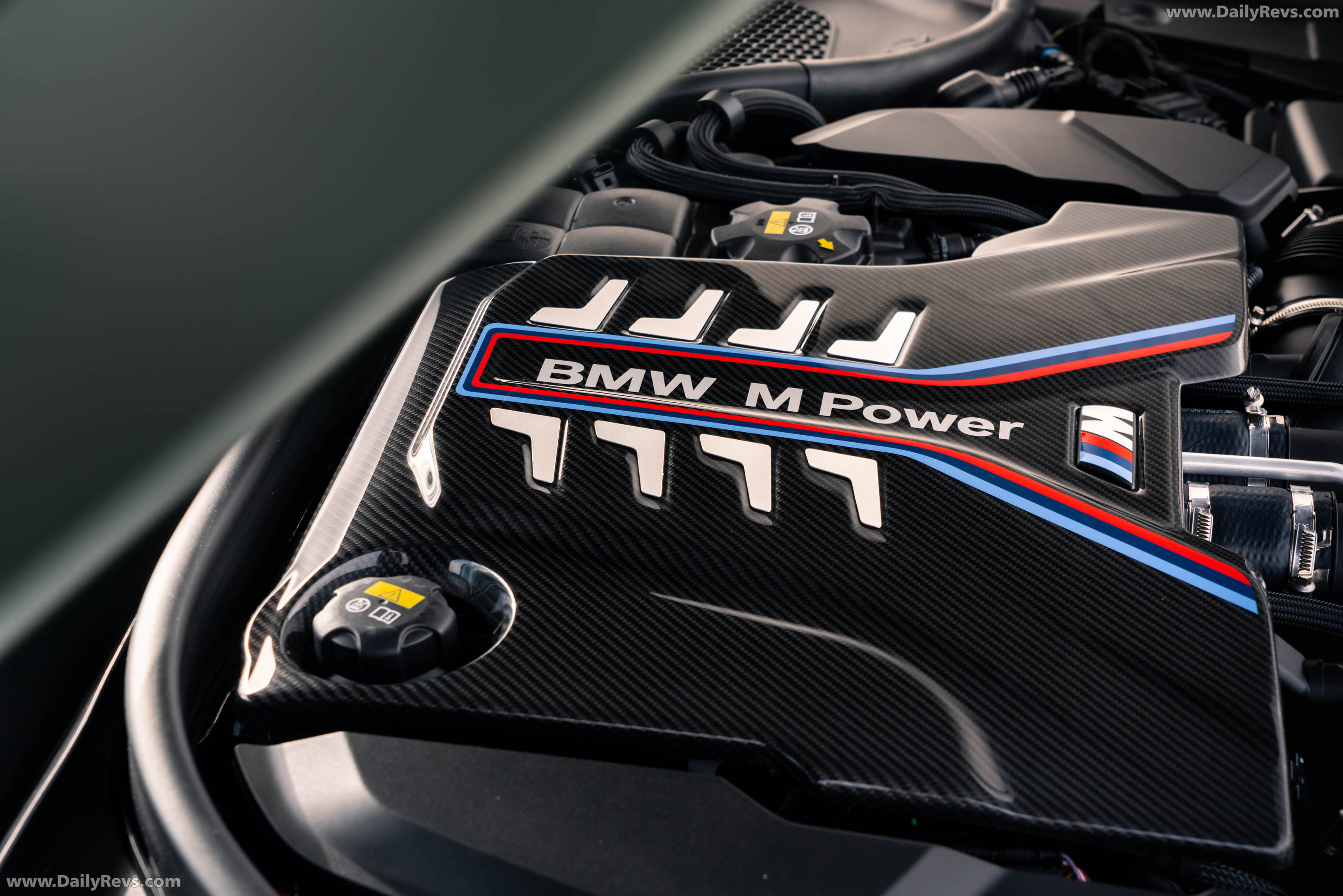 2022 BMW M5 CS F90 UK Version Engine
