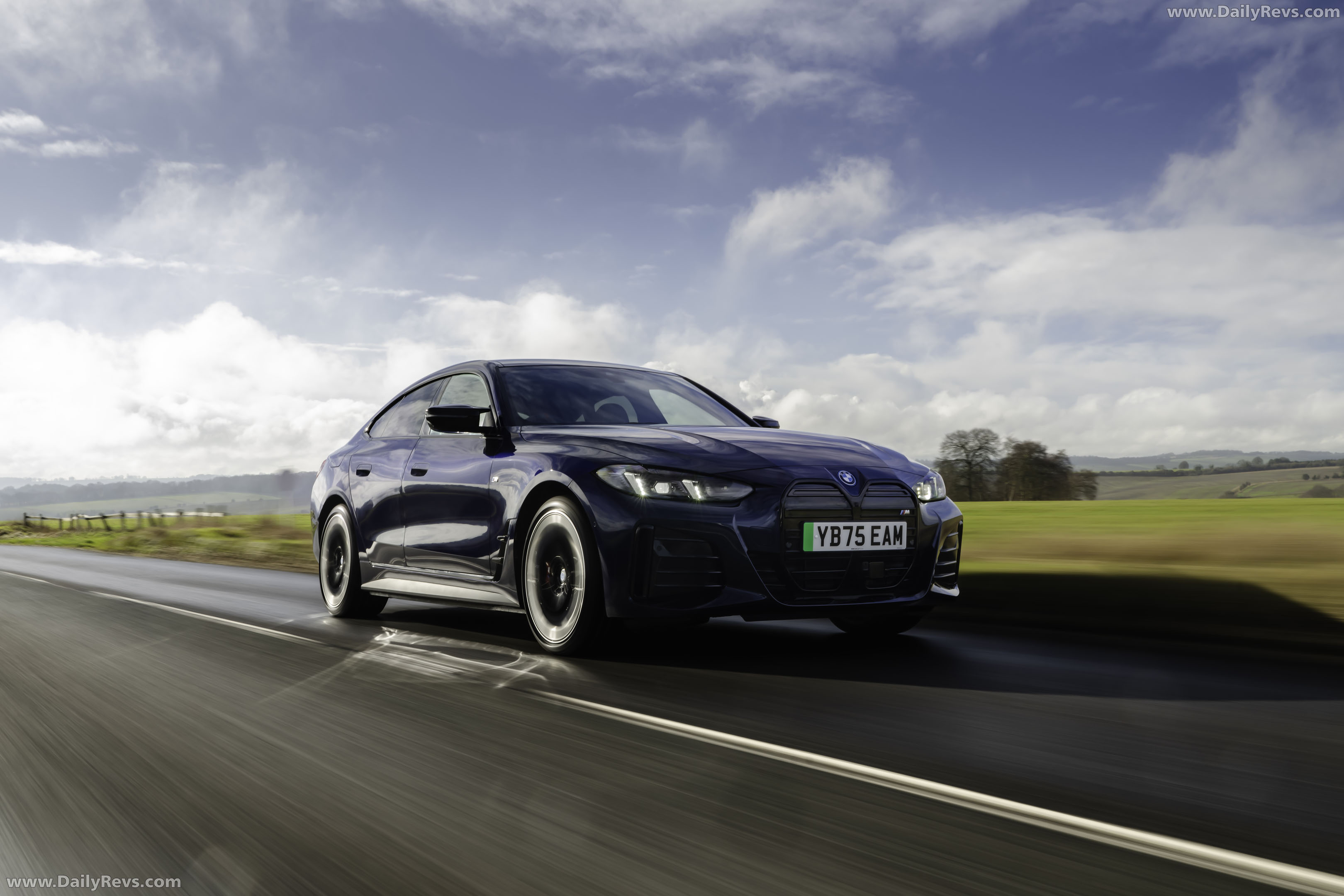 2025 BMW i4 M60 G26 UK Version Front View