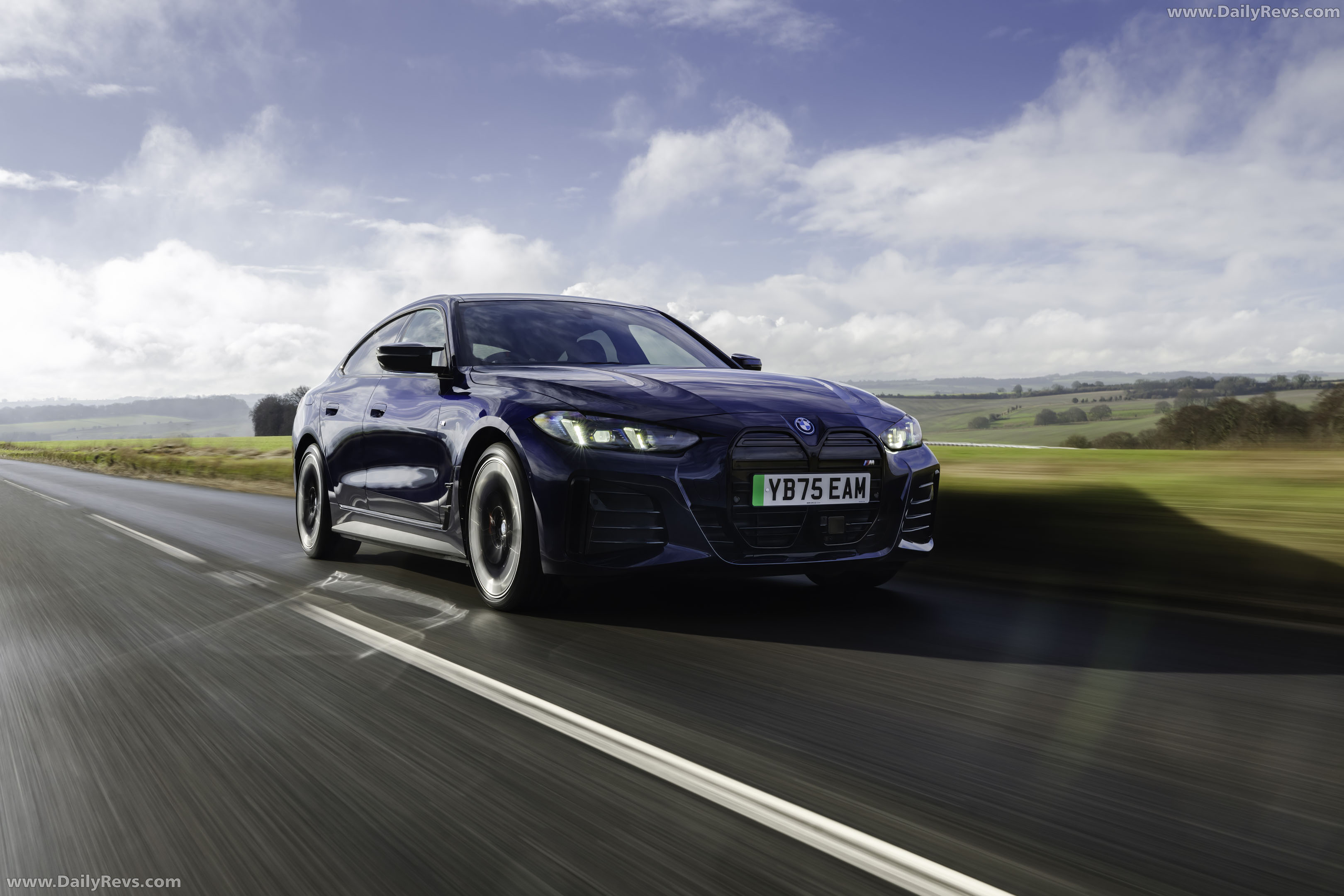 2025 BMW i4 M60 G26 UK Version Front View