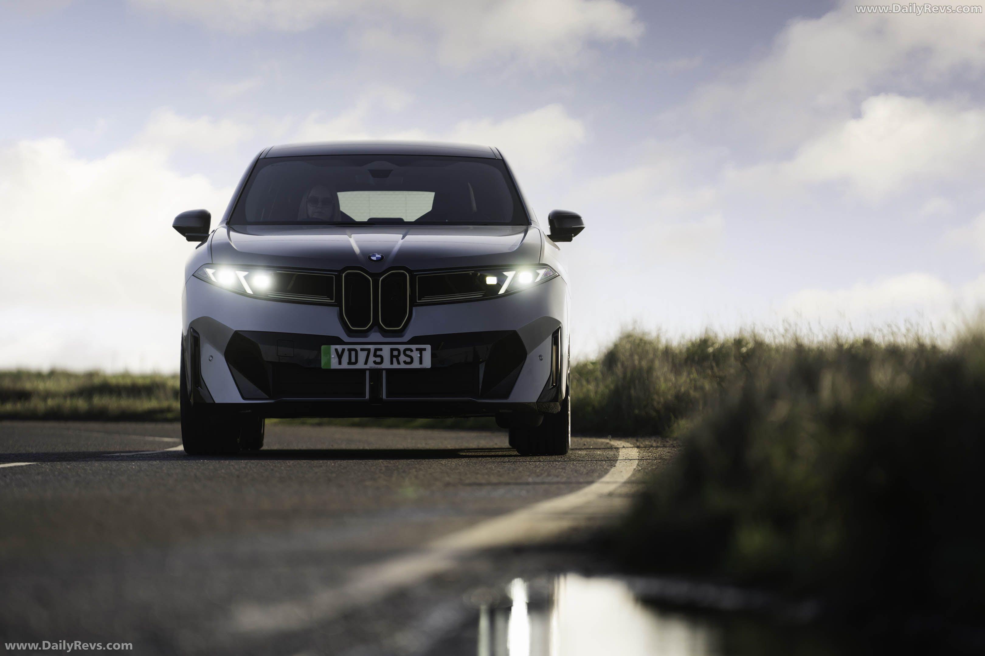 2026 BMW iX3 50 xDrive M Sport Pro NA5 Front View