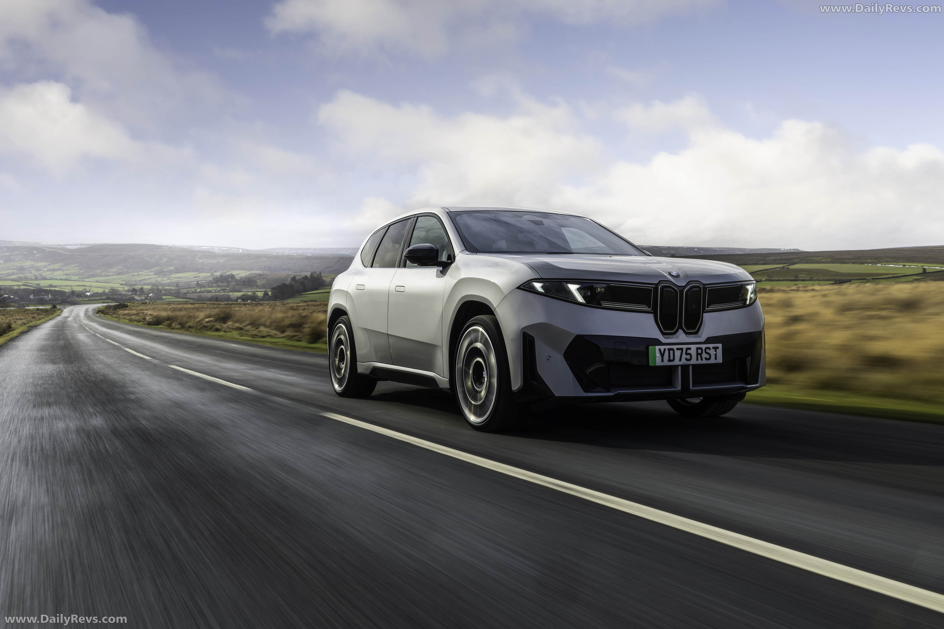 2026 BMW iX3 50 xDrive M Sport Pro NA5 Front View
