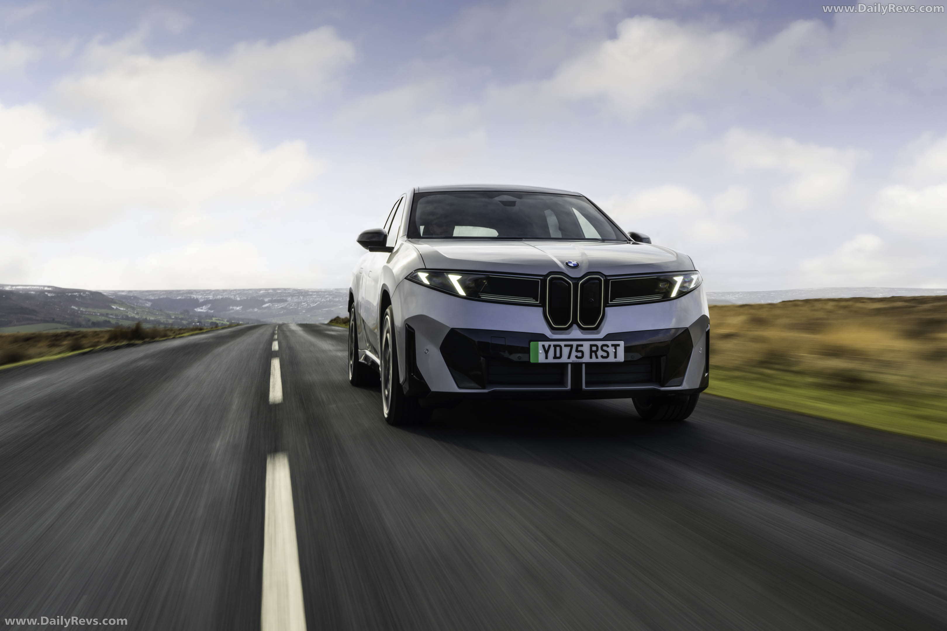 2026 BMW iX3 50 xDrive M Sport Pro NA5 Front View