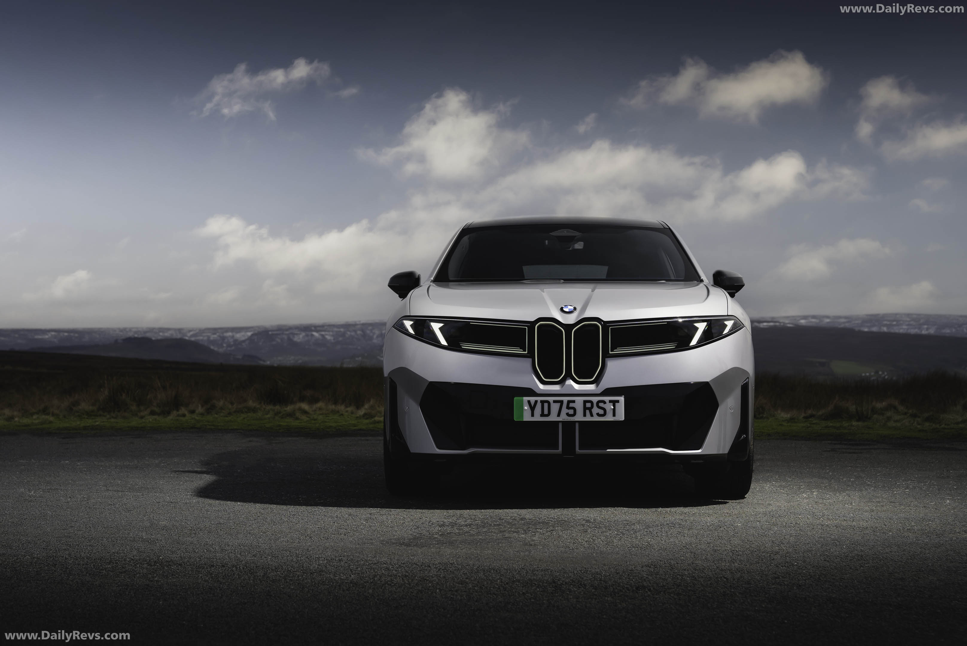 2026 BMW iX3 50 xDrive M Sport Pro NA5 Front View