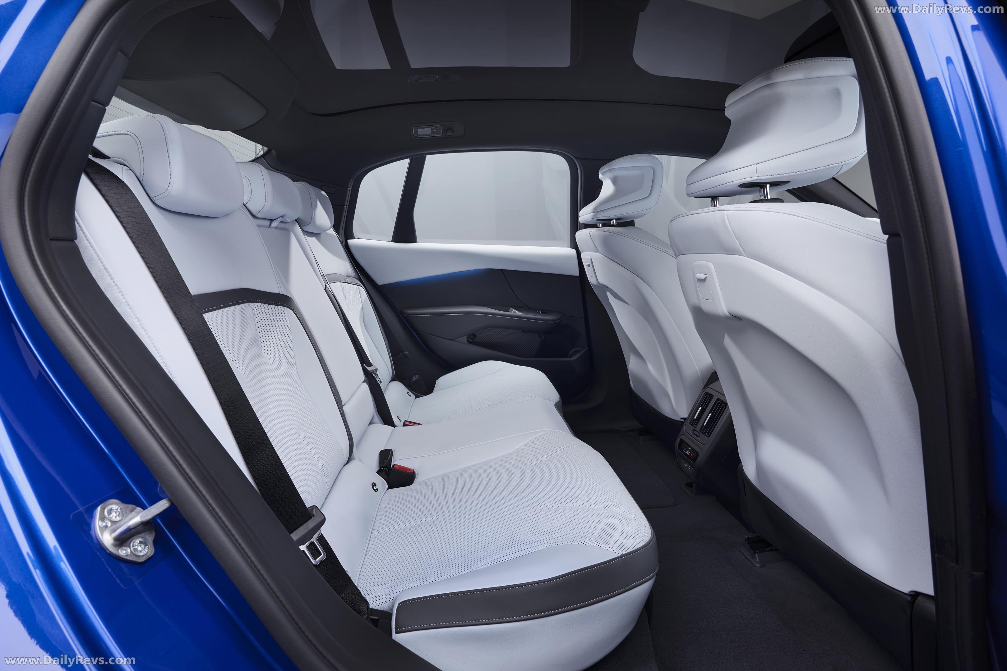 2027 BMW i3 50 xDrive Interior