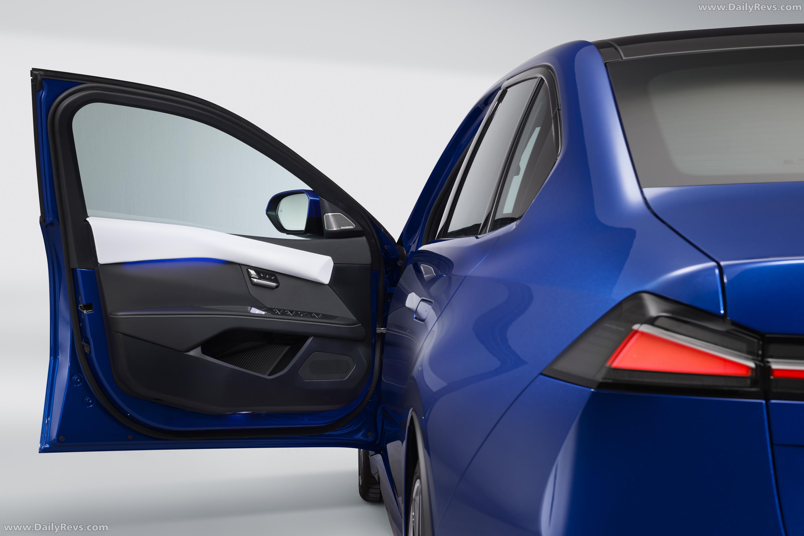 2027 BMW i3 50 xDrive Interior