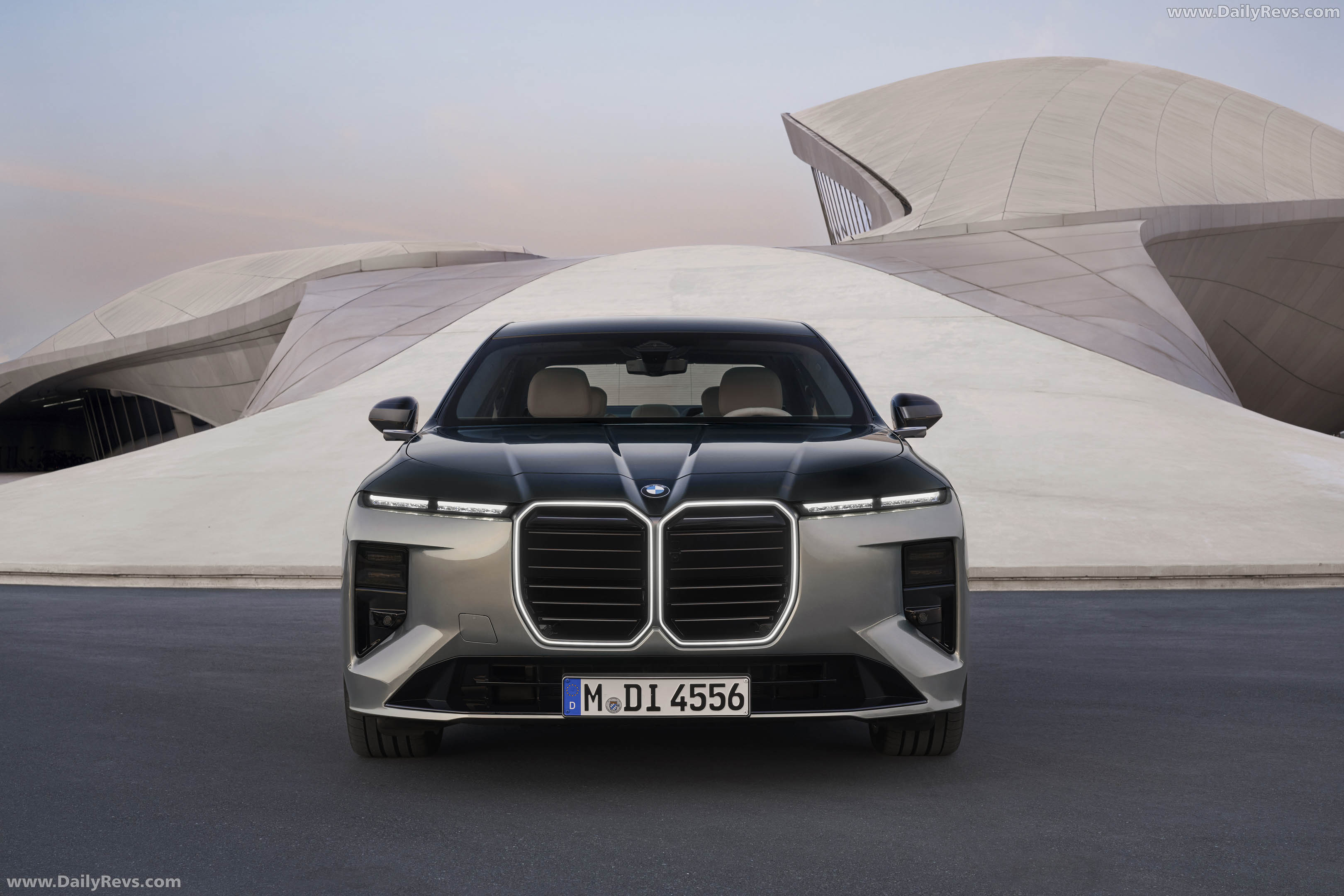 2027 BMW 740 xDrive G70 Front View