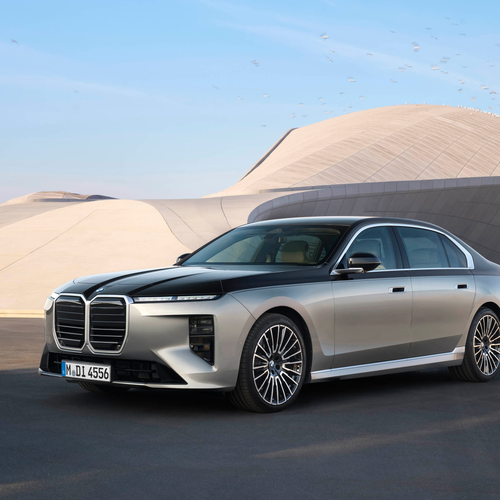 2027 BMW 740 xDrive G70 Front View