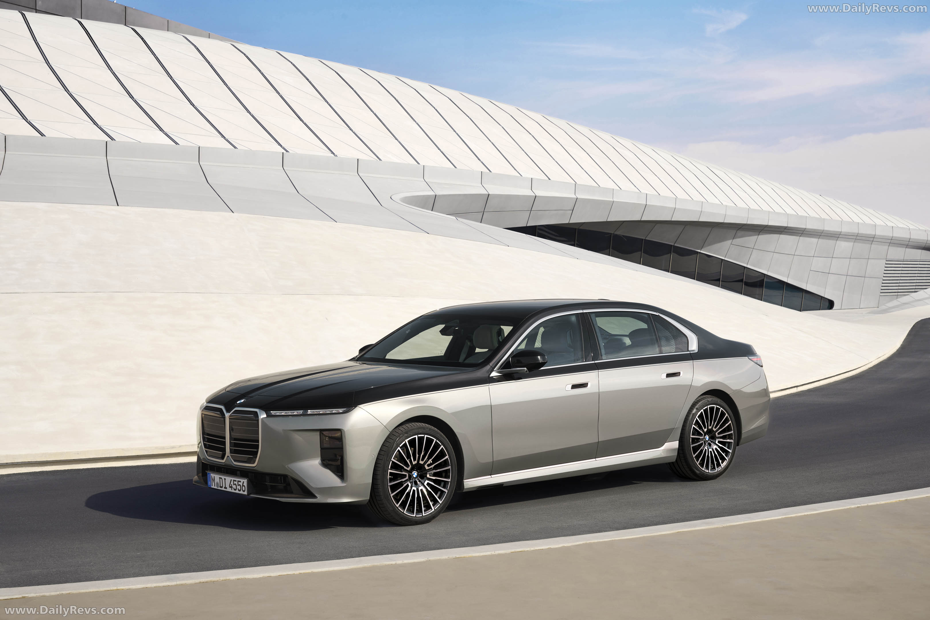 2027 BMW 740 xDrive G70 Front View