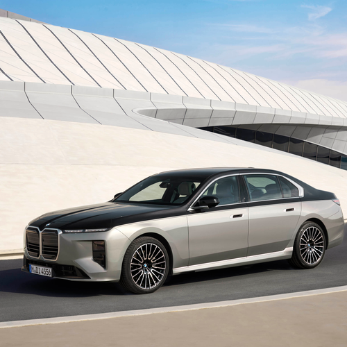 2027 BMW 740 xDrive G70 Front View