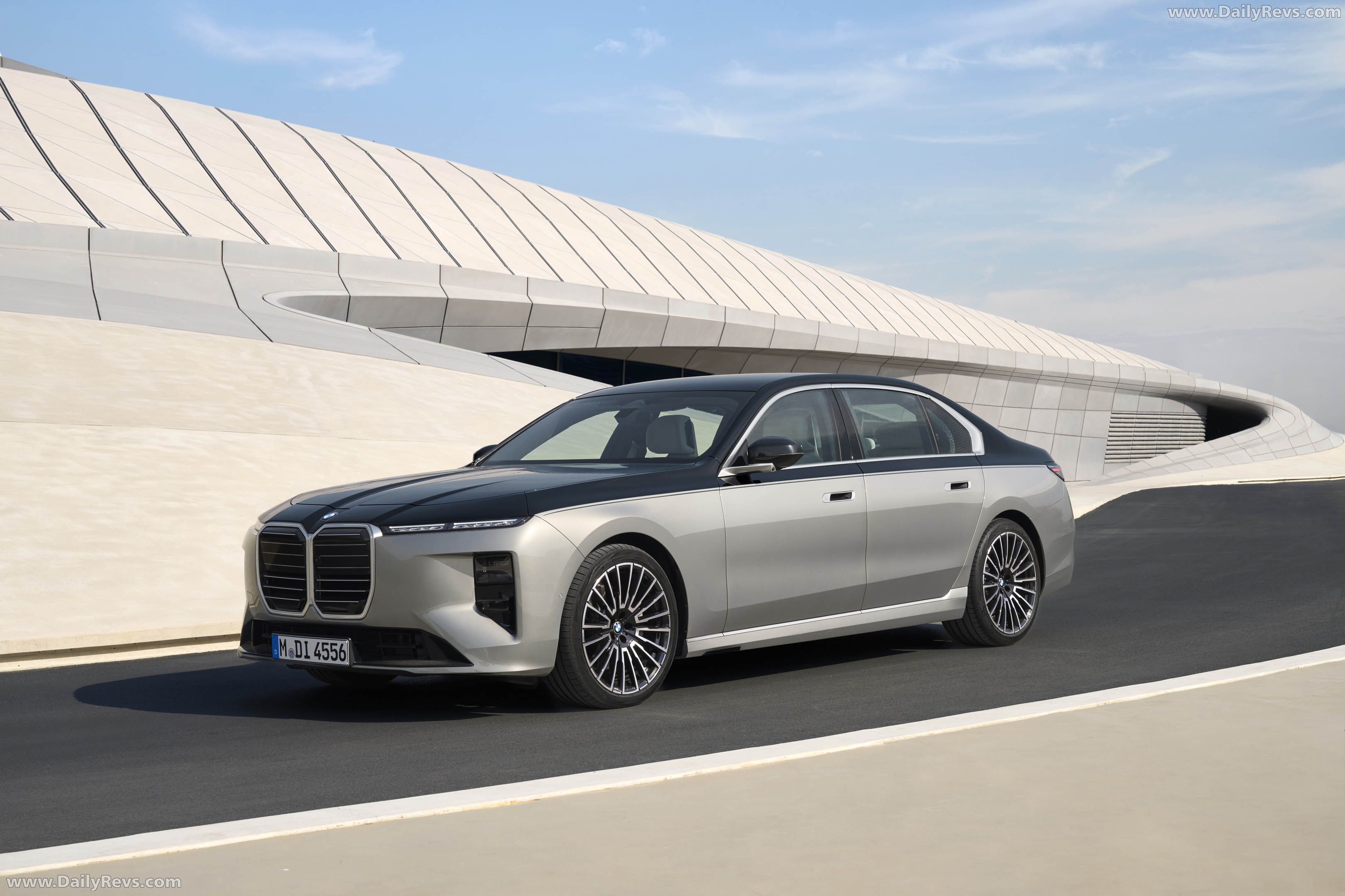 2027 BMW 740 xDrive G70 Front View
