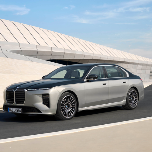 2027 BMW 740 xDrive G70 Front View