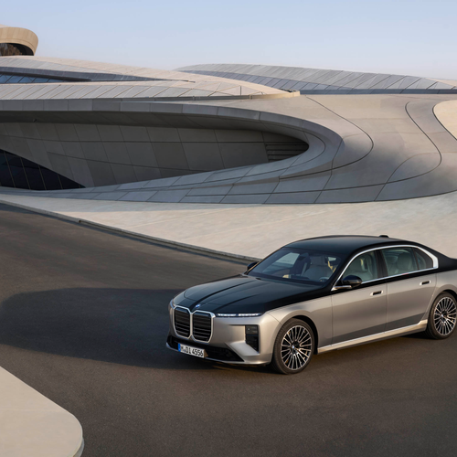 2027 BMW 740 xDrive G70 Front View