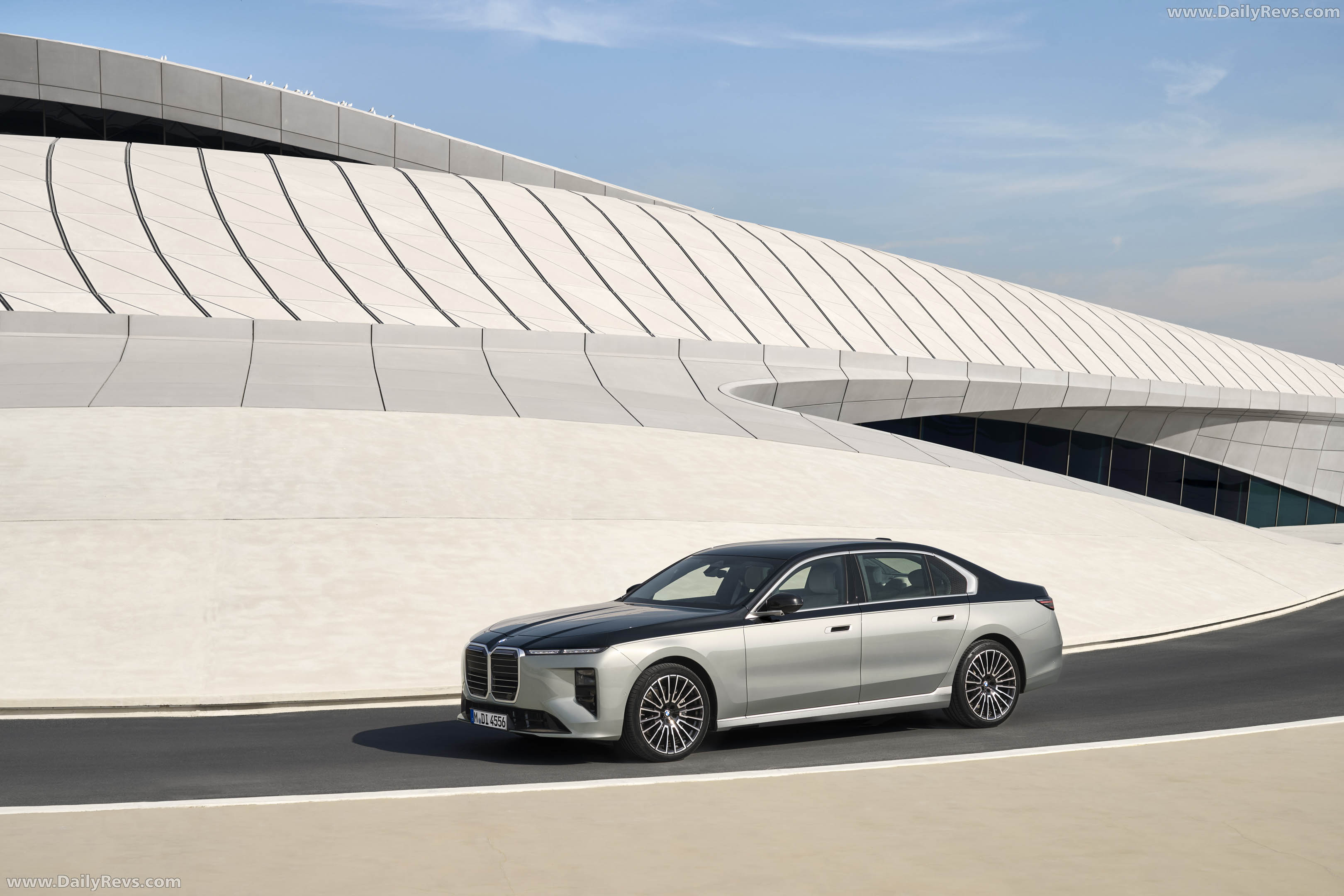 2027 BMW 740 xDrive G70 Front View