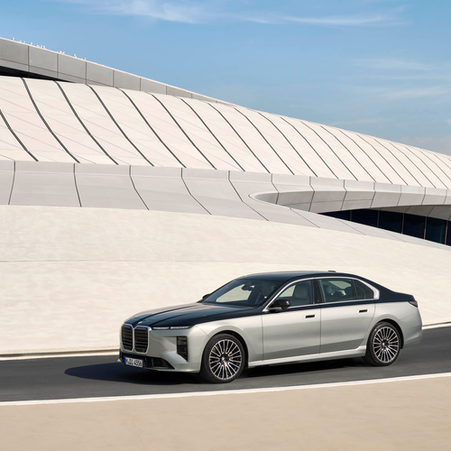 2027 BMW 740 xDrive G70 Front View