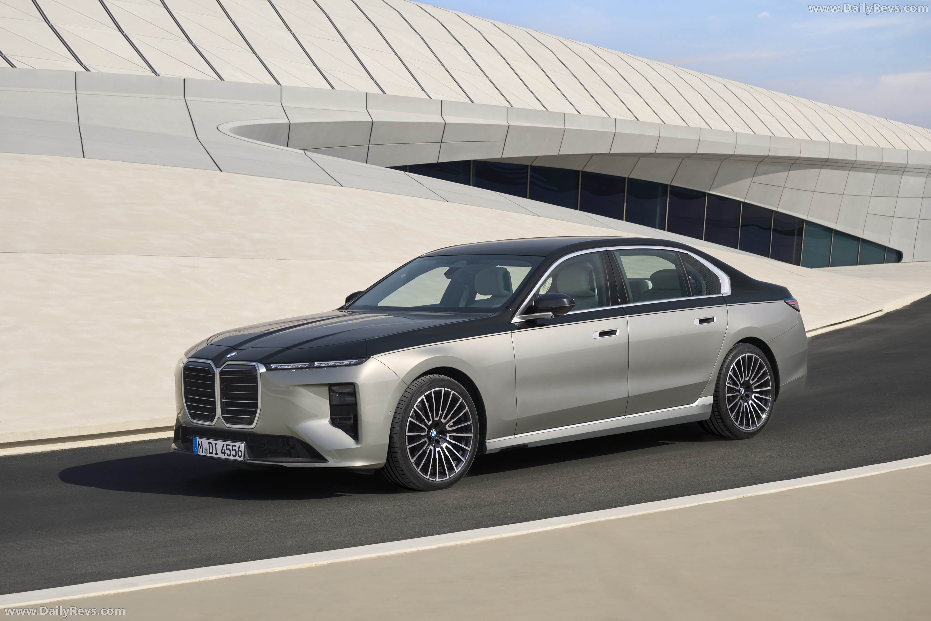 2027 BMW 740 xDrive G70 Front View