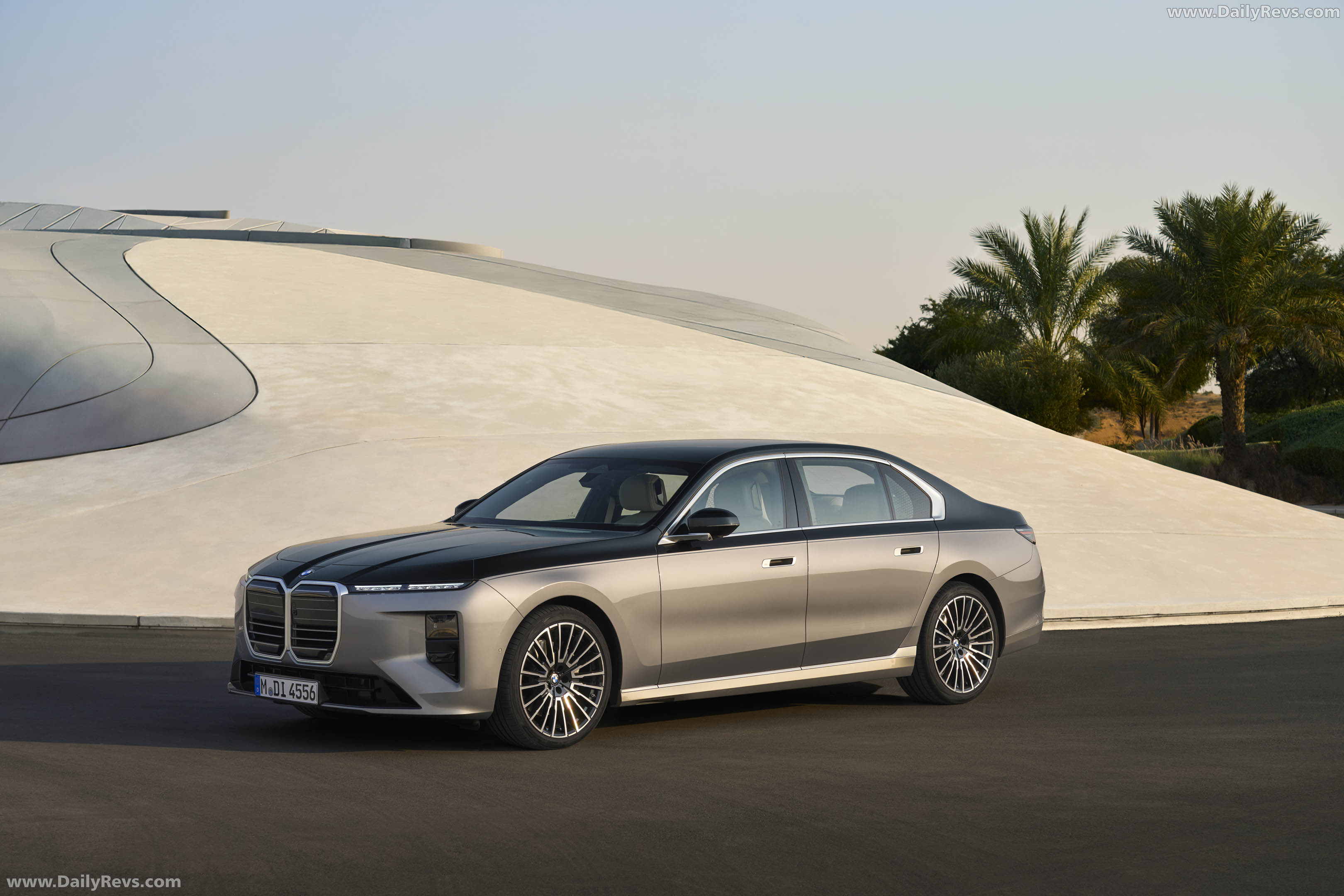 2027 BMW 740 xDrive G70 Front View