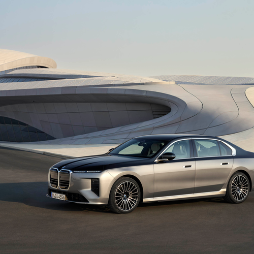 2027 BMW 740 xDrive G70 Front View