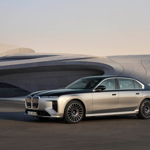 2027 BMW 740 xDrive G70 Front View