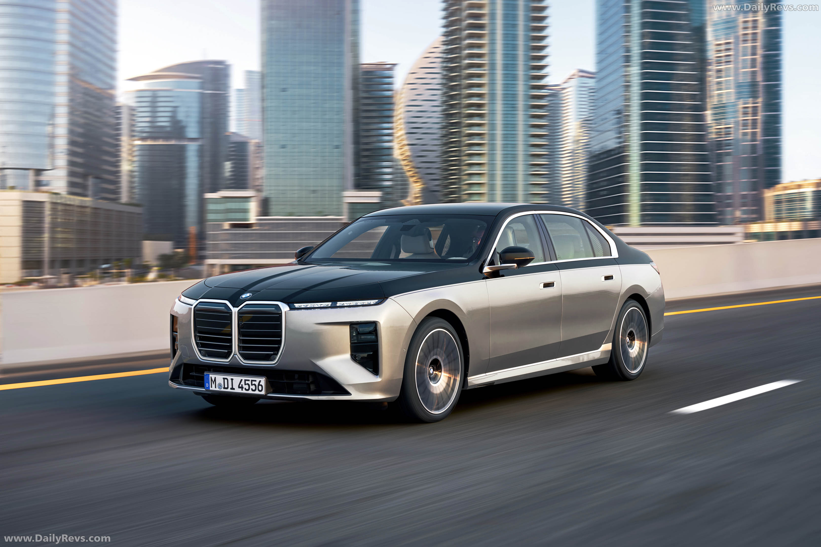2027 BMW 740 xDrive G70 Front View