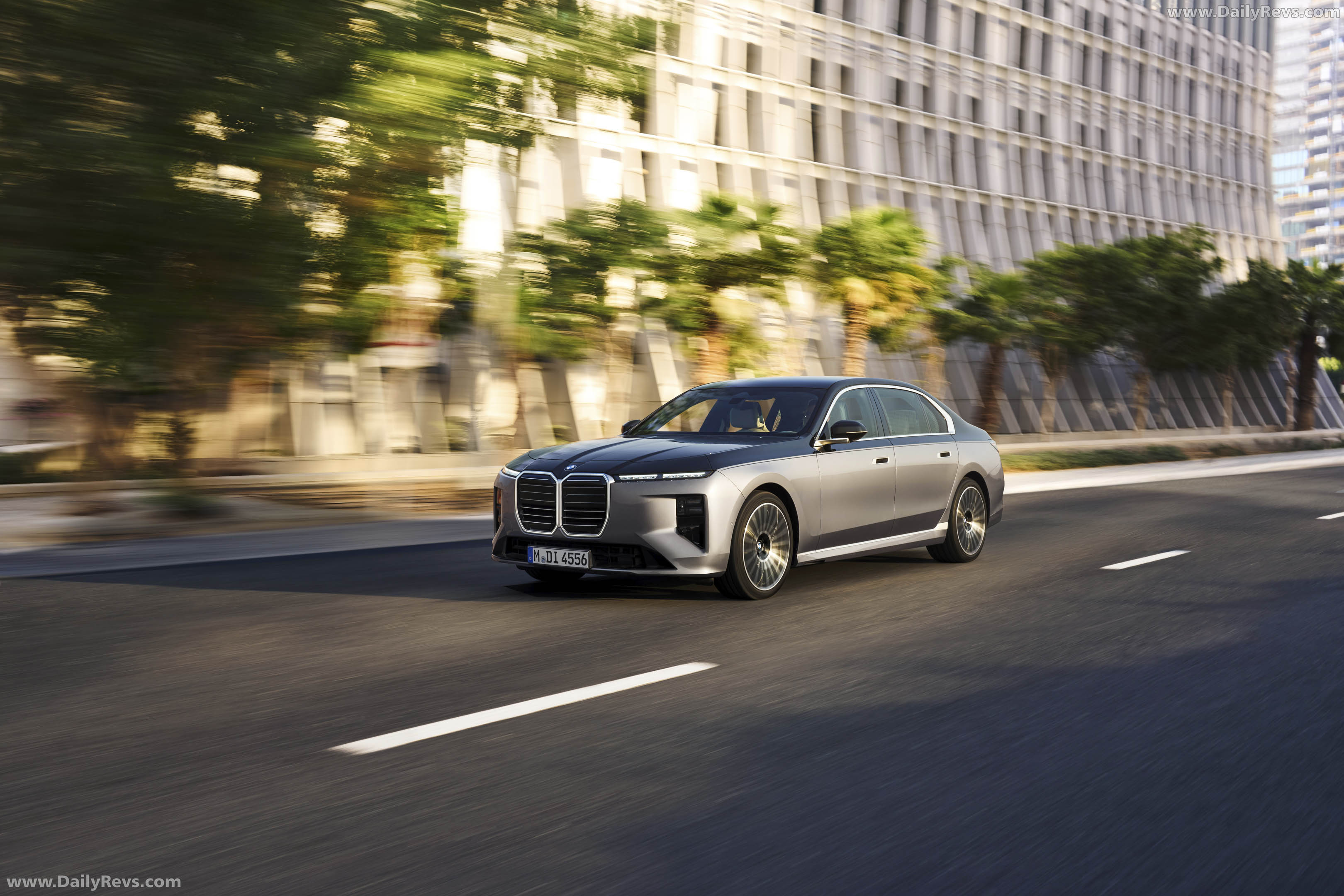2027 BMW 740 xDrive G70 Front View
