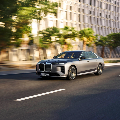 2027 BMW 740 xDrive G70 Front View