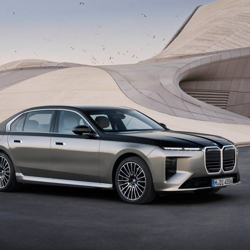 2027 BMW 740 xDrive G70 Front View