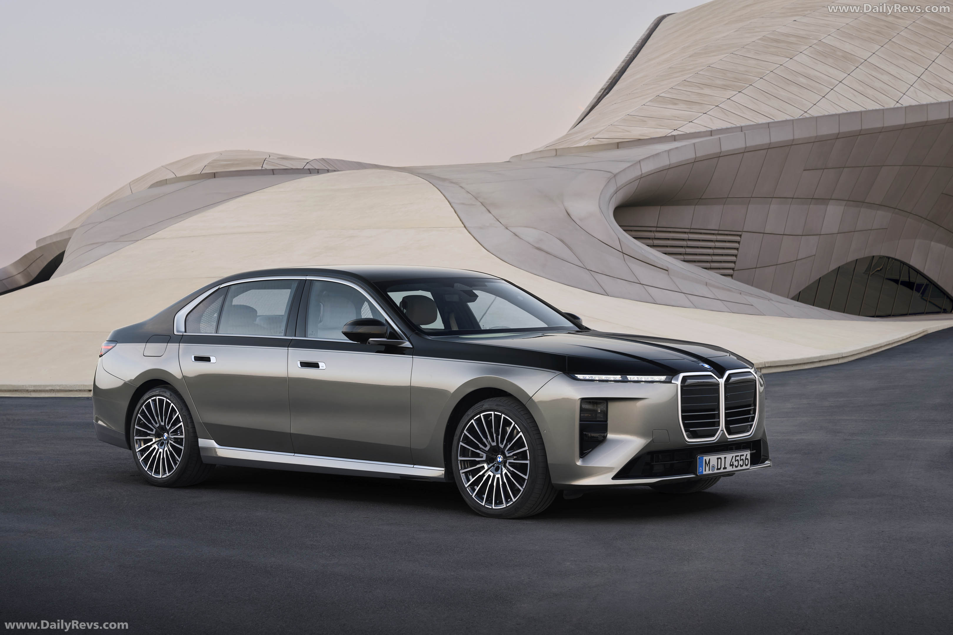 2027 BMW 740 xDrive G70 Front View