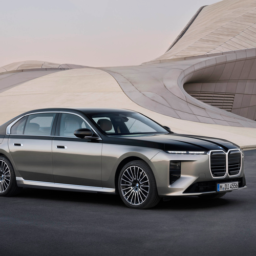 2027 BMW 740 xDrive G70 Front View