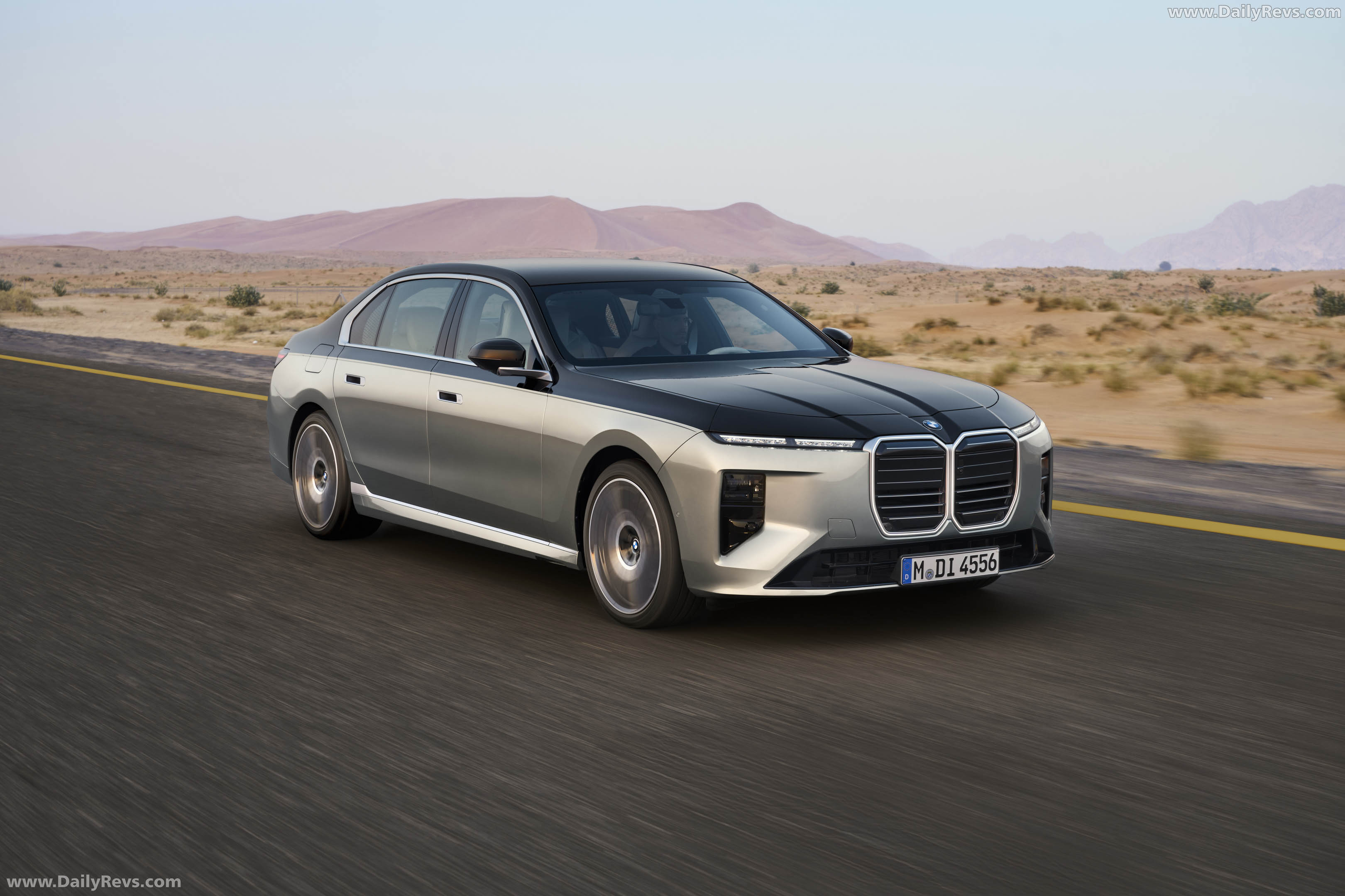 2027 BMW 740 xDrive G70 Front View