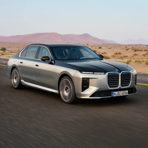 2027 BMW 740 xDrive G70 Front View