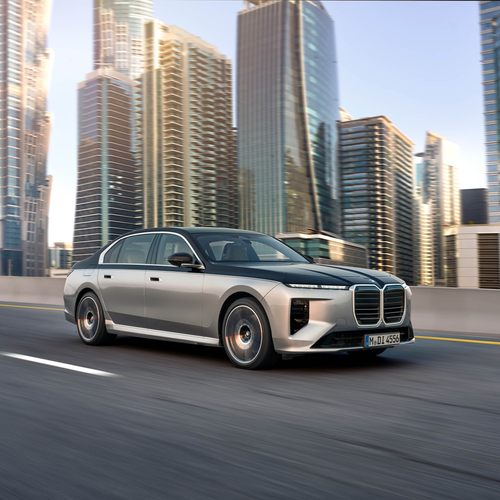 2027 BMW 740 xDrive G70 Front View