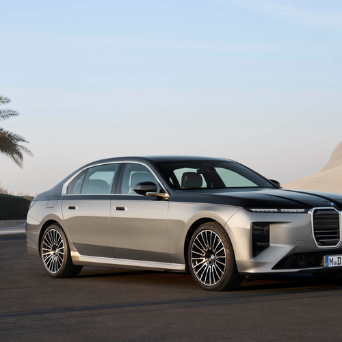 2027 BMW 740 xDrive G70 Front View