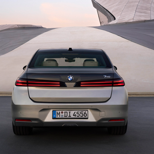 2027 BMW 740 xDrive G70 Rear View