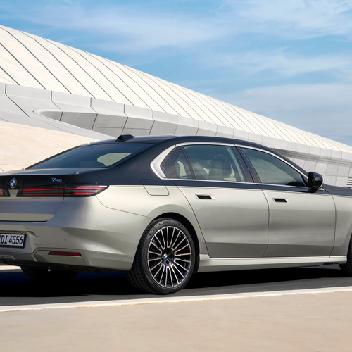 2027 BMW 740 xDrive G70 Rear View
