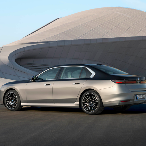 2027 BMW 740 xDrive G70 Rear View