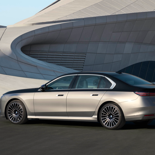 2027 BMW 740 xDrive G70 Rear View