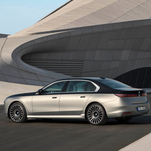 2027 BMW 740 xDrive G70 Rear View