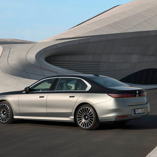 2027 BMW 740 xDrive G70 Rear View