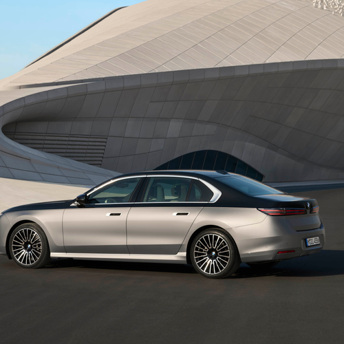 2027 BMW 740 xDrive G70 Rear View