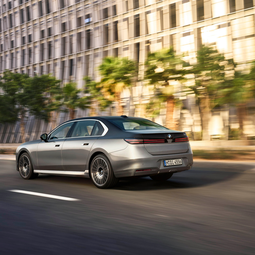 2027 BMW 740 xDrive G70 Rear View