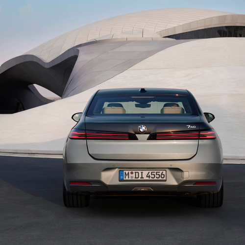 2027 BMW 740 xDrive G70 Rear View