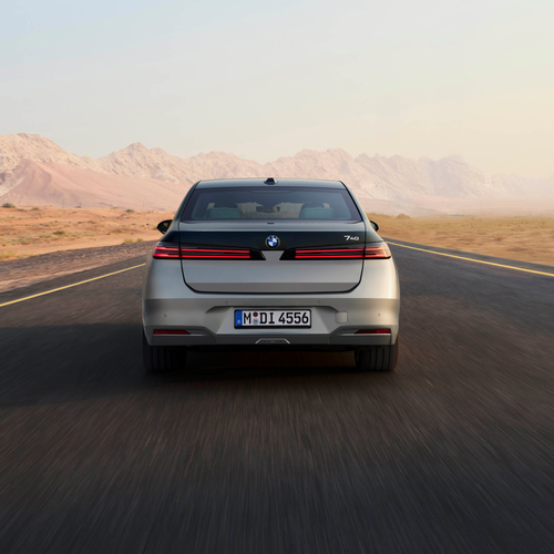 2027 BMW 740 xDrive G70 Rear View