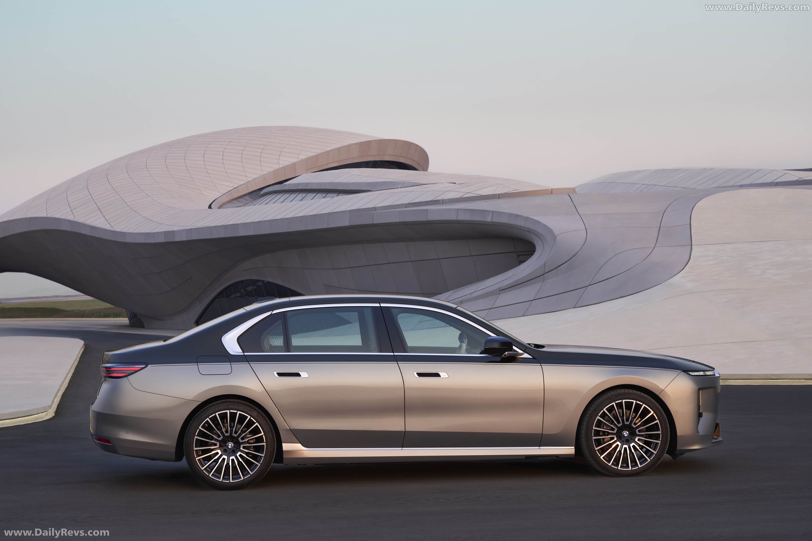 2027 BMW 740 xDrive G70 Side View