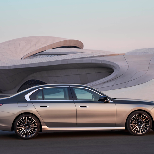2027 BMW 740 xDrive G70 Side View